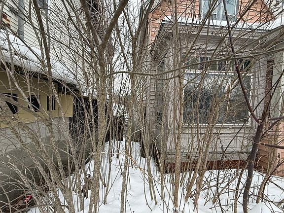 4th image of 12 Pleasant Street