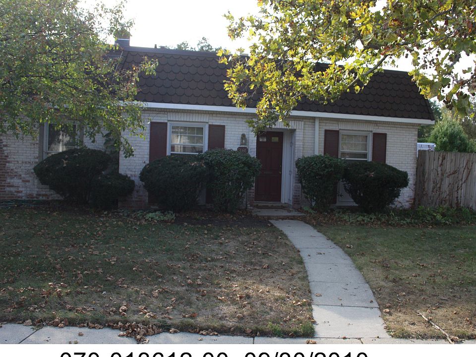 2nd image of 2860 Chateau Circle 100 #100