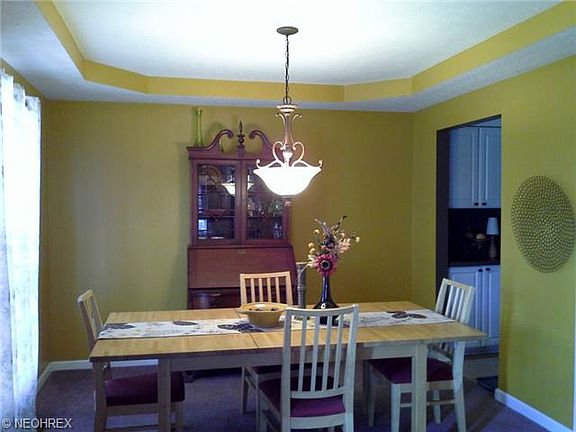 5th image of 962 Stratford Ct