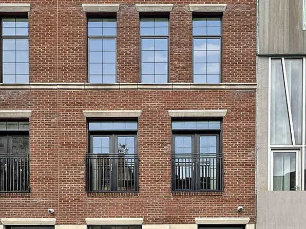 131 S 1st St, Brooklyn, NY 11249