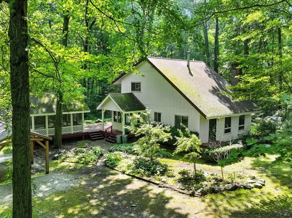 7865 Stewart Rd, Monroe, MI 48162