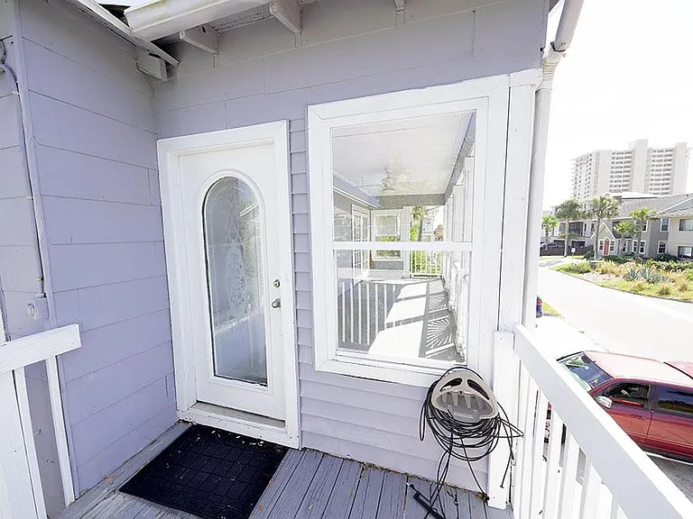 216 Seagate Ave #B — Photo 4
