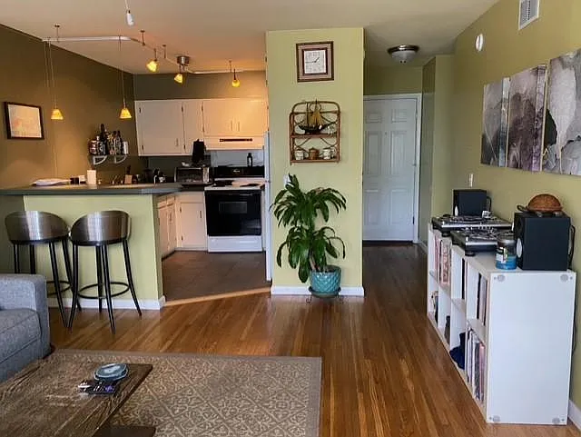 2020 Beech Ave — Photo 3
