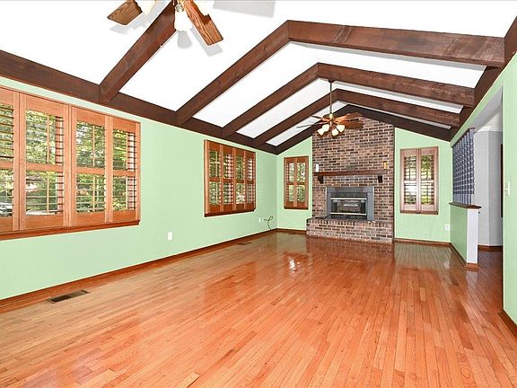 3rd image of 1715 Highland Dr NE