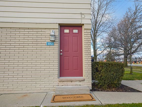 3rd image of 102 Princeton Dr