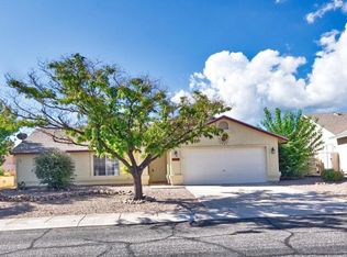 2476 Sun Crest Dr, Sierra Vista, AZ 85650