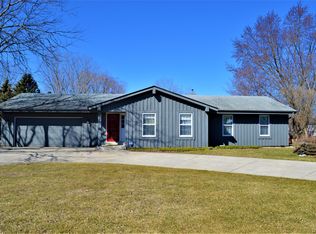 995 Greenridge Ter, Brookfield, WI 53045