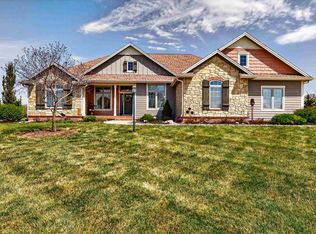 3748 SE Elm Cove Dr, Berryton, KS 66409
