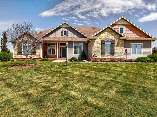 3748 SE Elm Cove Dr, Berryton, KS 66409