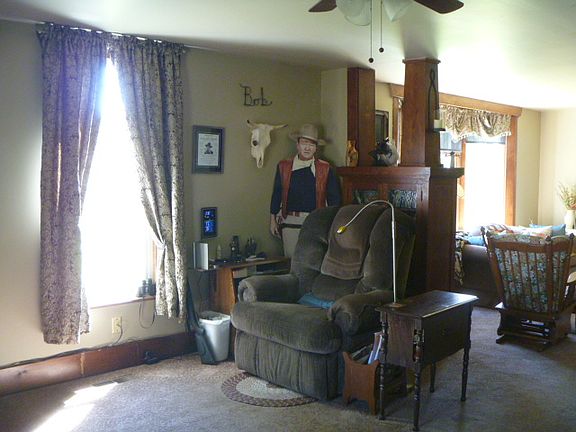 2nd image of 102 S Jennings Ave