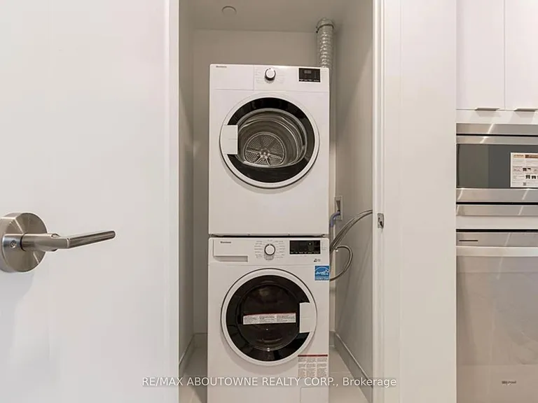 5105 Hurontario St #1410 — Photo 11