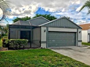 10 Cardiff Way, Boynton Beach, FL 33426
