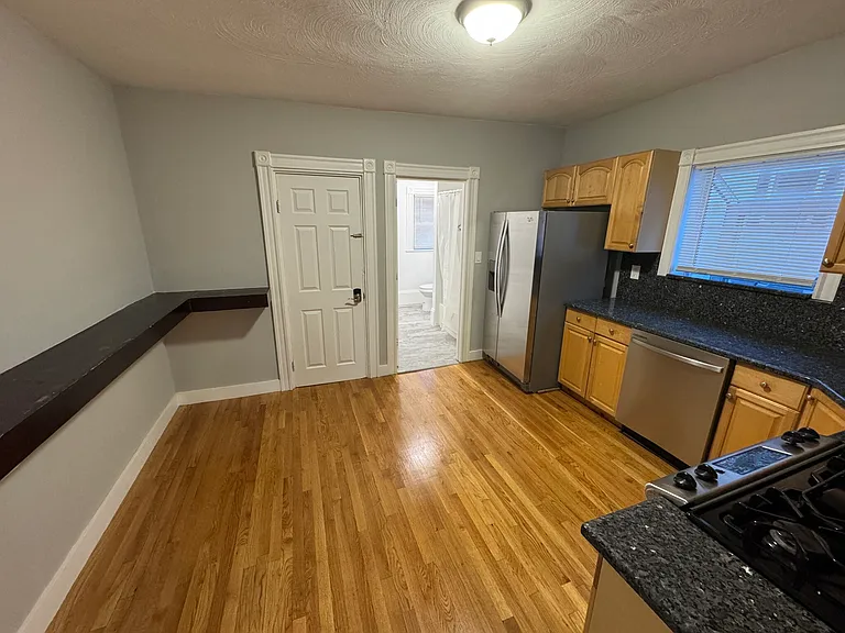 35 Cameron Ave #2L — Photo 2