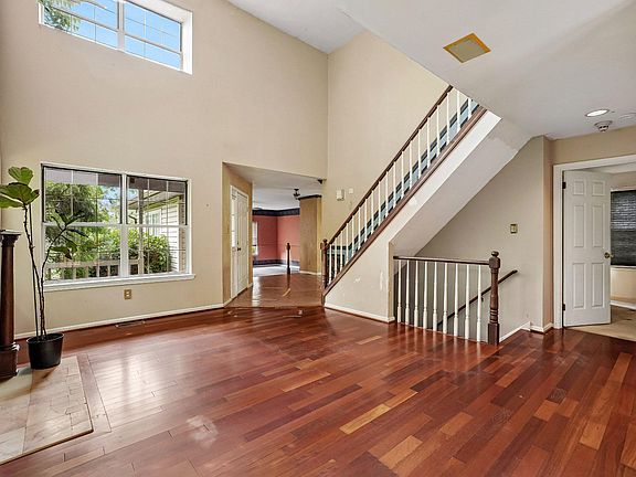 4th image of 154 Regents Rd