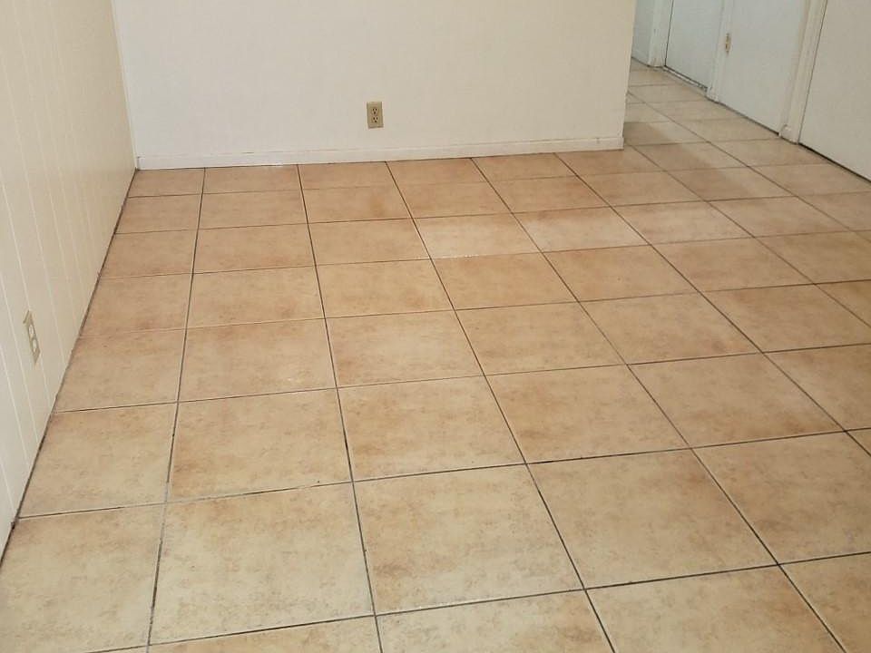 1st image of 487 Colby Cir