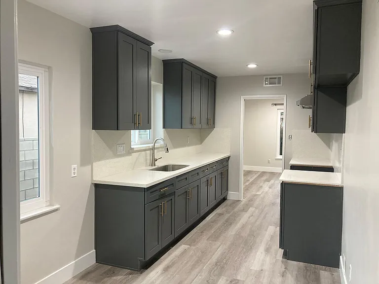 3362 Angelus Ave — Photo 3