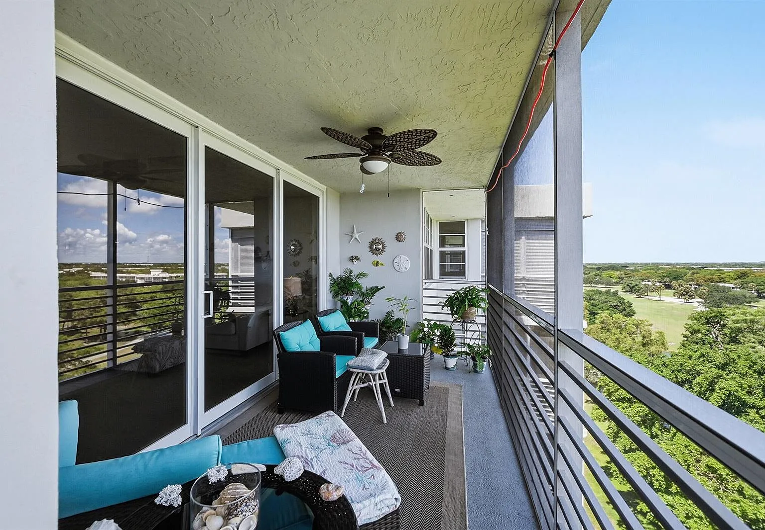 3 bed, 2.0 bath, 1390 sqft, $3,000 — Photo 3