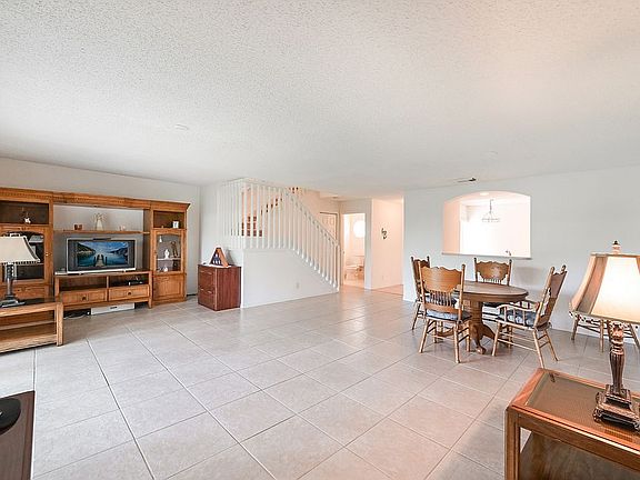 2nd image of 4676 Pinemore Ln