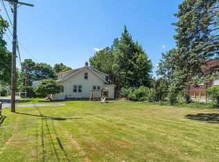 2 Chase Ter, Shrewsbury, MA 01545