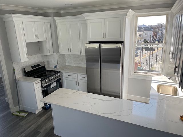 1st image of 419 River Dr #5