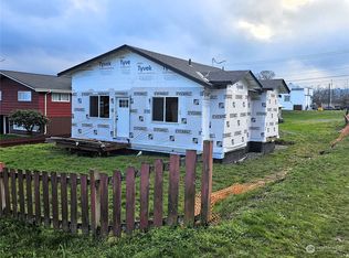 940 W 7th St, Port Angeles, WA