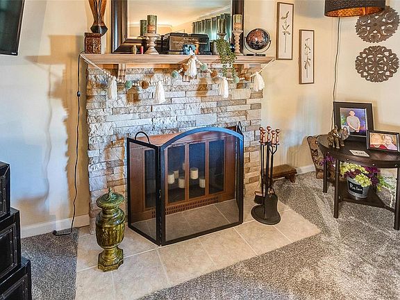 3rd image of 3656 Terrace Ln