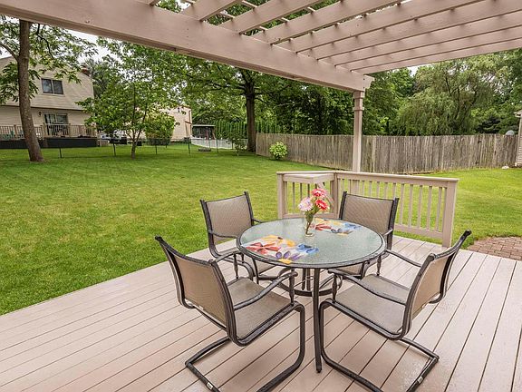 5th image of 4906 Strawberry Glade Dr