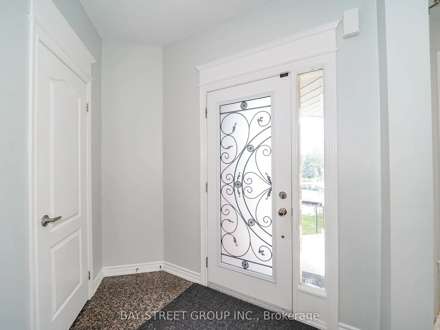 6 bed, $4,100 — Photo 4