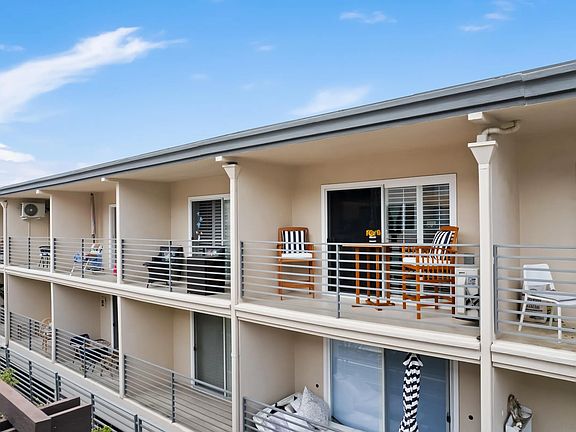 4th image of 1021 Scott St APT 225