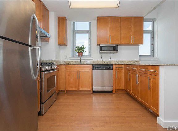 5th image of 4026 College Point Blvd #Ph1
