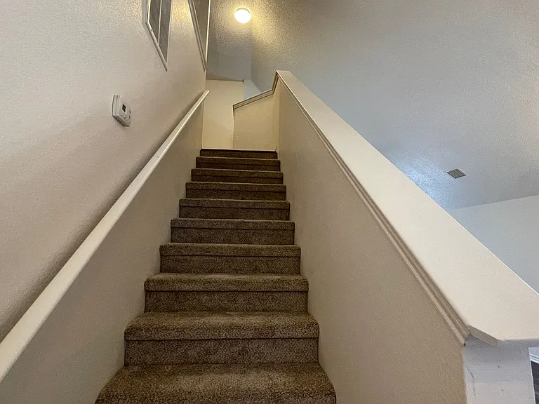 923 Simon Dr — Photo 25