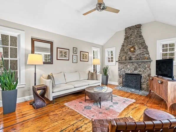 23 Hancock St, Winchester, MA 01890