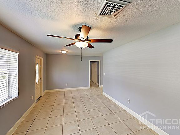 3rd image of 826 Hibiscus Dr