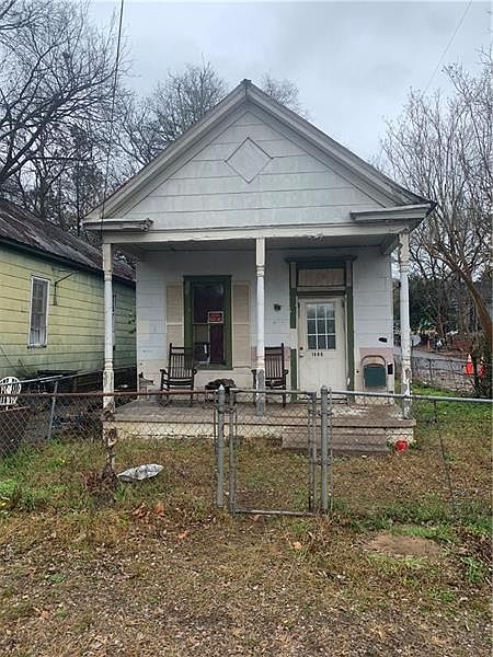 2nd image of 1000 N Railroad St