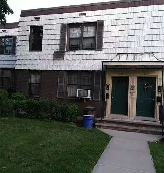 69-95 Park Dr E #B — Photo 4