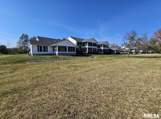 1002 Mulligan Dr, Mount Vernon, IL 62864