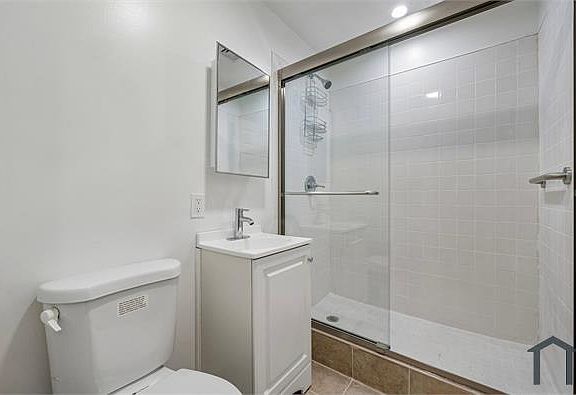 5th image of 1514 W Westmoreland St APT 2