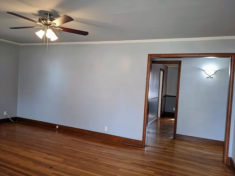 1070 Horseshoe Dr — Photo 3