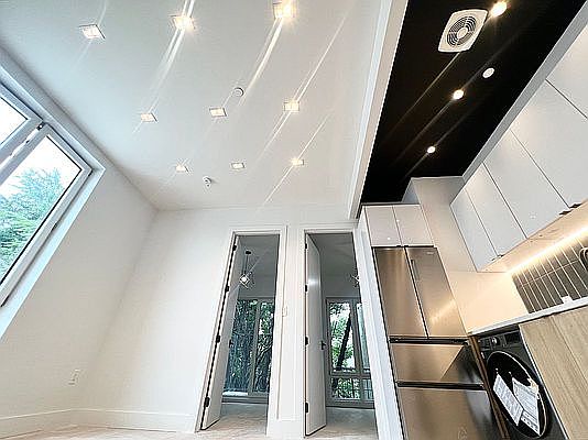 2nd image of 979 Bedford Ave #4F