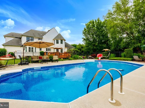 198 Harrisonville Lake Rd, Pilesgrove Township, NJ 08098