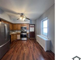 2702 Tasker St, Philadelphia, PA 19145