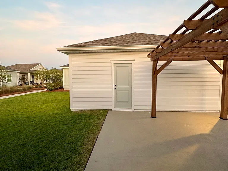 2208 Warbler St — Photo 25