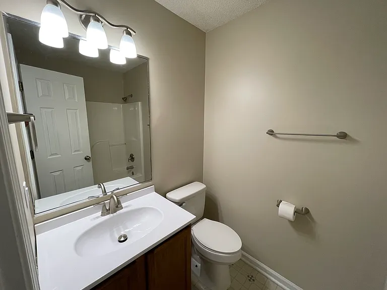 5017 Westview St — Photo 11