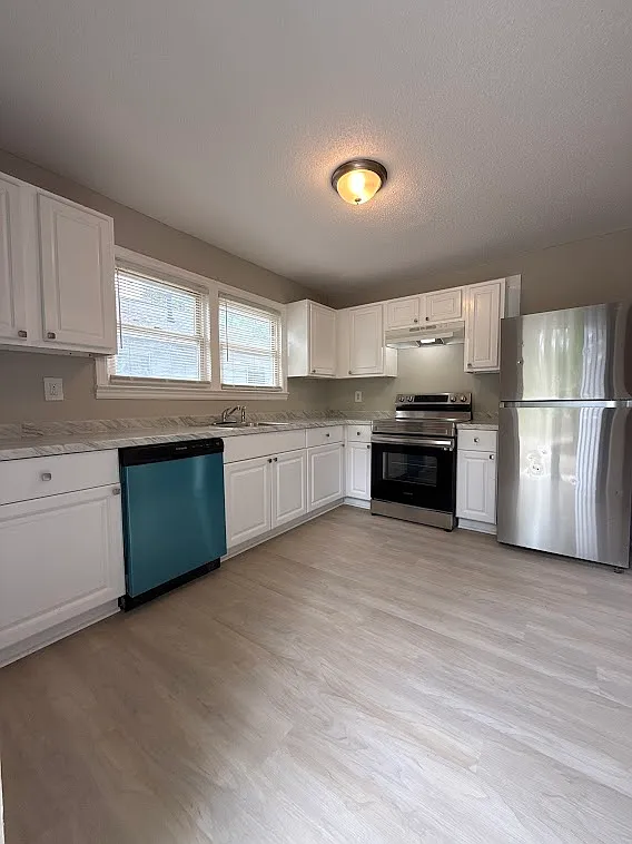 2 bed, 992 sqft, $1,545 — Photo 3