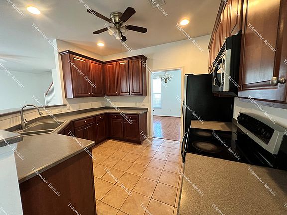 4th image of 533 Delafield Dr