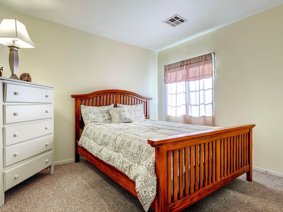 1st image of 552 Aspen Leaf St