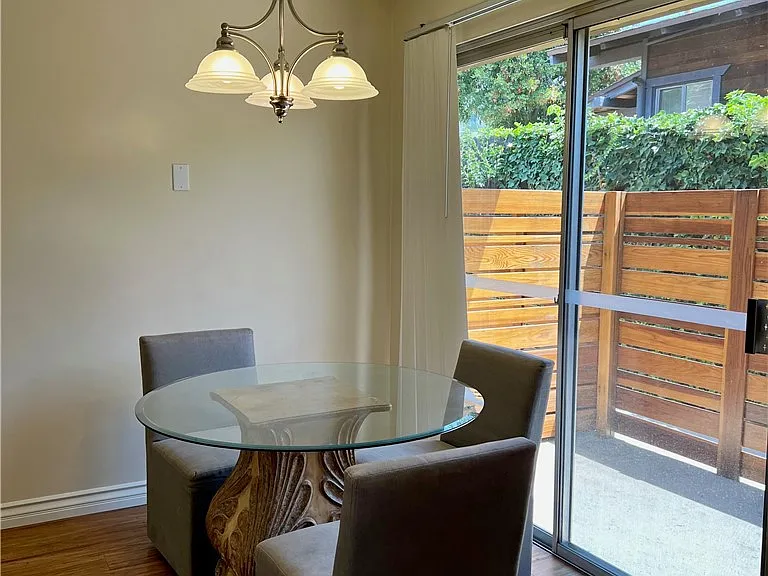 228 W Lemon Ave #B — Photo 5