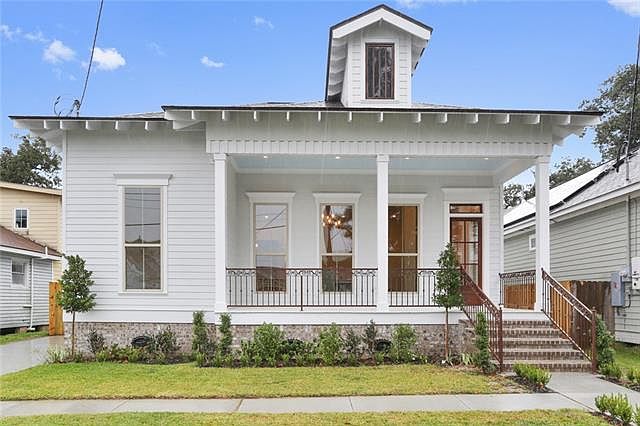 1st image of 5128 Venus St