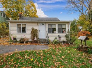 11 Agnes Pl, Lake Peekskill, NY 10537