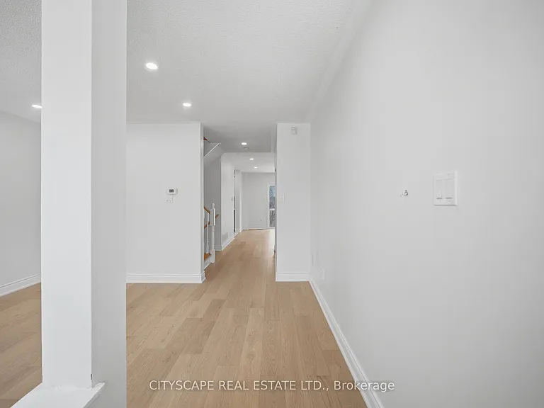 106 Tianalee Cres #UPPER — Photo 8